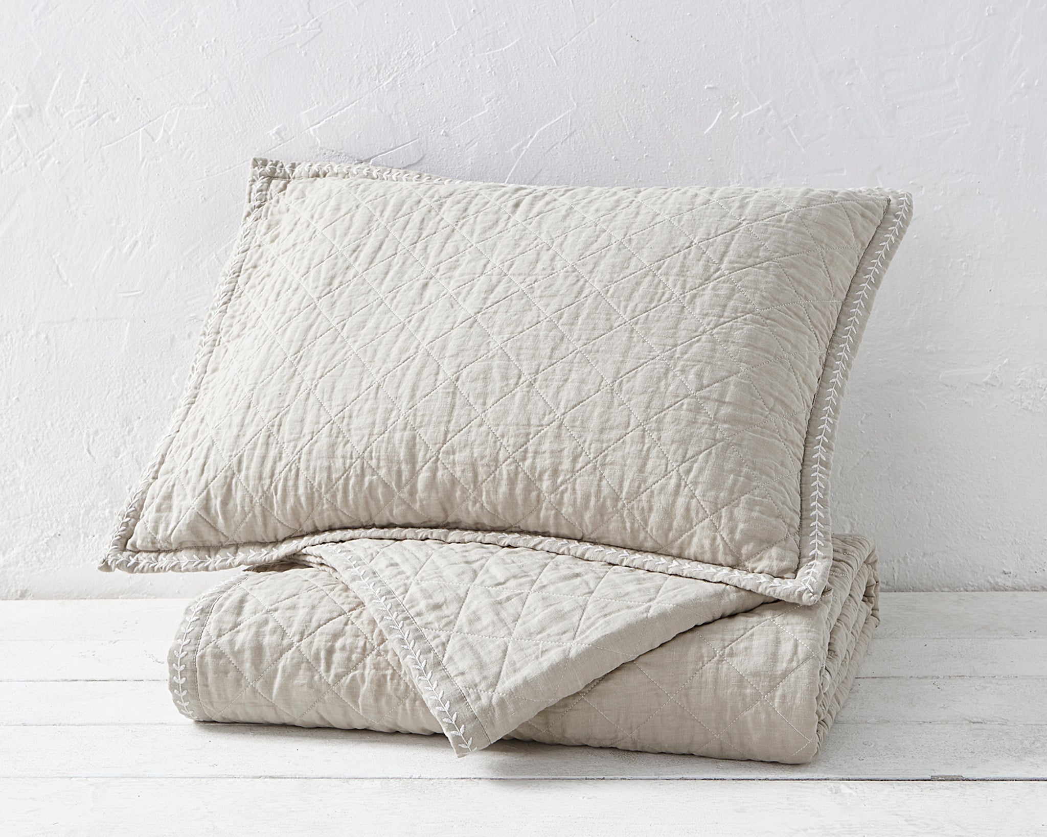 Embroidered Frame Linen Cotton Quilt Set in Light Brown - Wonderhome