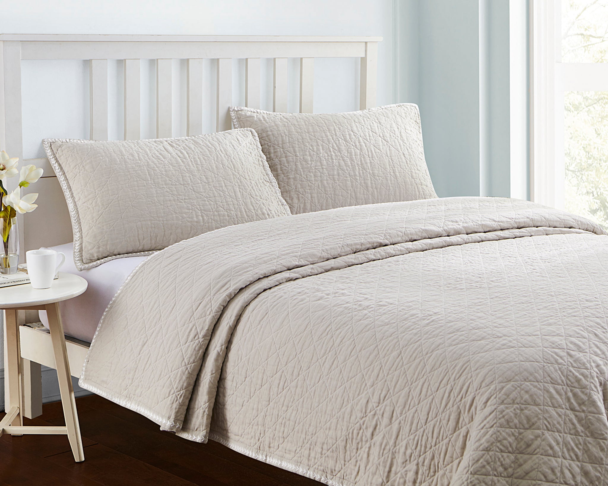 Embroidered Frame Linen Cotton Quilt Set in Light Brown - Wonderhome